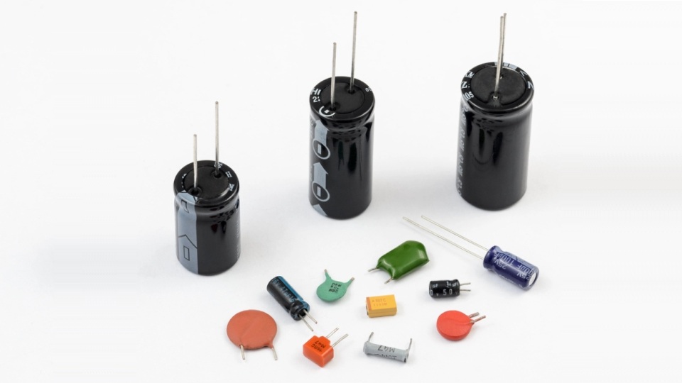 Condensadores o Capacitores