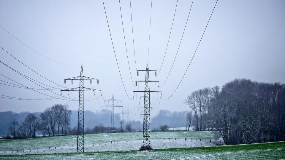 kV (kilovoltio)